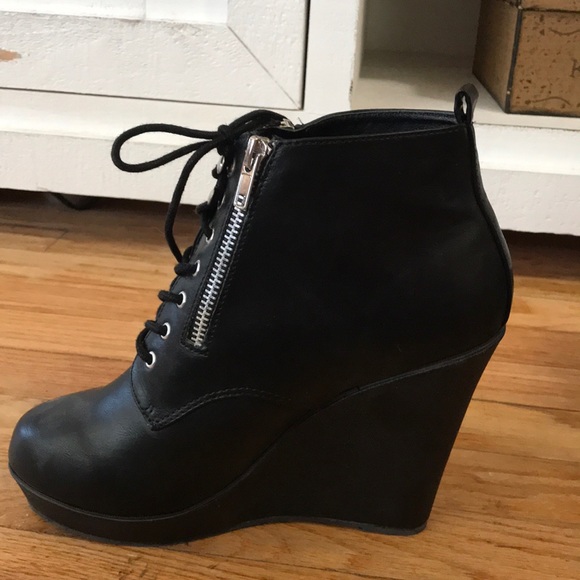 Black Wedges - Picture 2 of 4